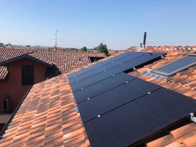 Fotovoltaico 3 kW con Batteria da 5 kWh Fotovoltaico 3 kW con Batteria da 5 kWh