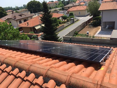 Fotovoltaico 6 kW con Batteria 5 kWh Fotovoltaico 6 kW con Batteria 5 kWh