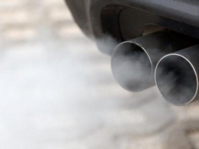 Clima, l’Olanda vieterà la vendita di auto a benzina e diesel, per poi bandirle del tutto nel 2035 Clima, l’Olanda vieterà la vendita di auto a benzina e diesel, per poi bandirle del tutto nel 2035