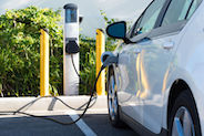 Fotovoltaico e auto elettriche: il futuro per energia e mobilità