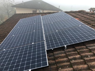 Fotovoltaico 6 kW con Batteria 5 kWh Fotovoltaico 6 kW con Batteria 5 kWh