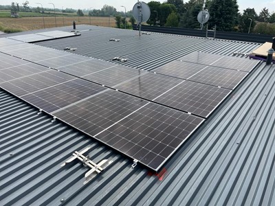 Fotovoltaico 3 kW con Batteria 10 kWh Fotovoltaico 3 kW con Batteria 10 kWh