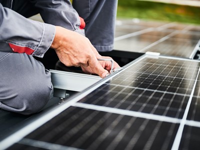 Manutenzione impianto fotovoltaico: cos'è e quando farla? Manutenzione impianto fotovoltaico: cos'è e quando farla?