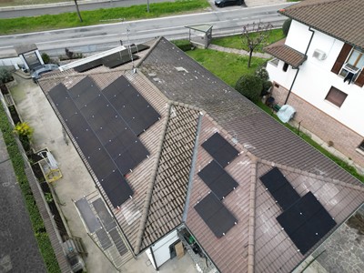 Fotovoltaico 6 kW con Batteria da 5 kWh Fotovoltaico 6 kW con Batteria da 5 kWh