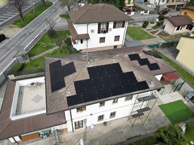 Fotovoltaico 6 kW con Batteria da 5 kWh Fotovoltaico 6 kW con Batteria da 5 kWh